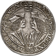 Nr. 378: Sachsen. Friedrich III. der Weise, Georg und Johann, 1500-1507. Dicker dreifacher Guldengroschen o. J., Annaberg. Wohl das einzige bekannte Exemplar im Handel. Winzige Sammlerpunze im Rand, kl. Bohrstelle und kl. Graffito. Sehr schön bis vorzüglich. Taxe: 75.000,- Euro.
