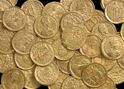 Important gold coin hoard in the UK - CoinsWeekly