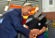 Klaus Wowereit besucht die Staatliche Münze Berlin