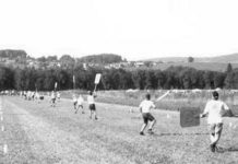 Schweizer Nationalsport „Hornussen“ auf der neuen Silbermünze der Swissmint