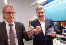 Anprägung der Gedenkmünze „Wir sind ein Volk“ in Berlin