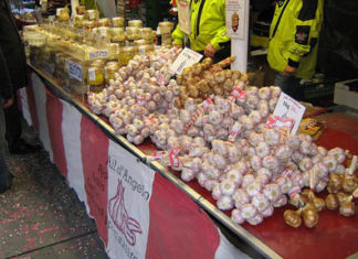 Sondermünzen-Serie „Schweizer Brauchtum“ – Berner Zibelemärit macht den Auftakt