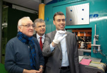 Der Finanzminister von Baden-Württemberg und das neue 2-Euro-Stück Maulbronn