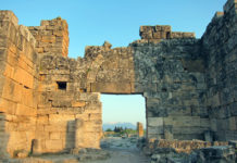 Hierapolis: Graben rund um die Uhr