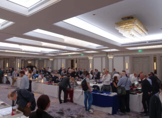 Münzhändler aus aller Welt bei der Coinex in London