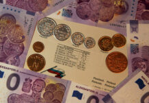 Historische Münzen auf Finnlands 0-Euro-Scheinen