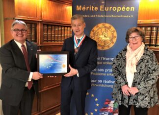 Ralf Fischer zu Cramburg mit dem Mérite Européen ausgezeichnet