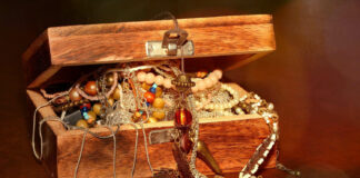 „Schaut mal: Mami hat eine Schatzkiste gefunden!“