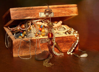 „Schaut mal: Mami hat eine Schatzkiste gefunden!“