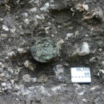 01-2_Muenztopf in Fundlage