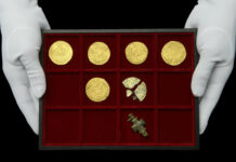 Ehepaar stößt beim Sondengehen auf Goldschatz