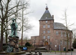 Münzdiebstähle: Einbruch in Schloss Moers