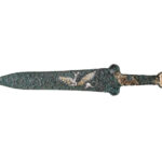 13-18. Dagger with inlaid griffin © Hellenic Ministry of Culture and Sports, General Directorate of Antiquities and Cultural Heritage, Ephorate of Antiquities of Heraklion